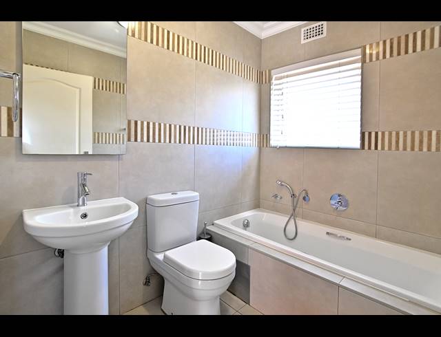 3 BEDROOM DUPLEX FOR SALE IN KYALAMI HILLS